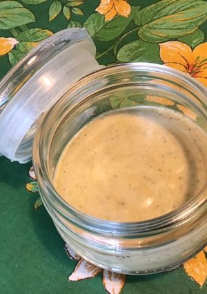 Une photo de Sauce salade crémeuse aux deux moutardes et herbes aromatiques