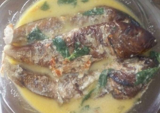 Resep Ikan Asap Masak Bumbu Pecel oleh lanaya's mom Cookpad