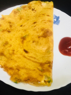 बेसन का चीला (Besan ka cheela recipe in Hindi) रेसिपी मुख्य फोटो
