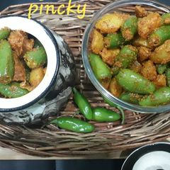 A picture of Amla with green chilli pickle.