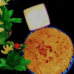 A picture of Alo ka paratha.