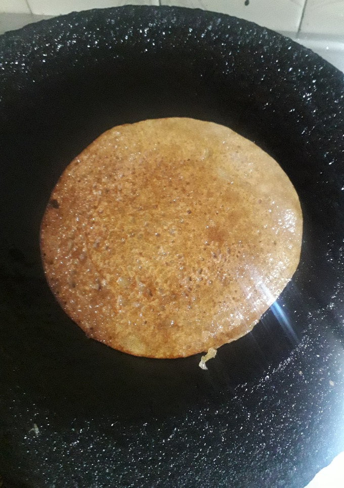 சத்து மாவு தட்டை கேக் (Health Mix pan cake in tamil) செய்முறை முக்கிய புகைப்படம்