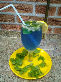 A picture of Blue moon mojito.