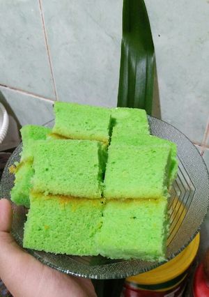 Foto resep Bolu Chiffon Pandan Kukus Isi Selai Nanas😋
