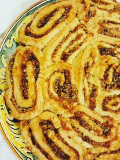 Foto di Crostata con marmellata di fichi e noci