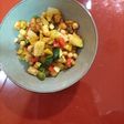 Garbanzos en freidora de aire con verduras y langostinos