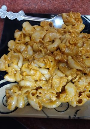 A picture of Basic red sause pasta.