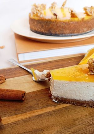 Mézes-diós sajttorta, narancs zselével recept fotója