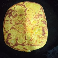 A picture of Stuffed thalipeeth.