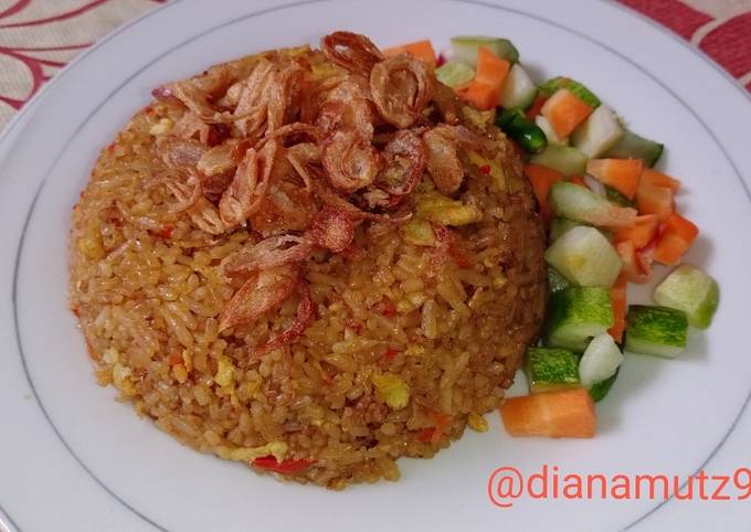 Cara Gampang Menyajikan Nasi Goreng Simpel dan Enak yang Enak Banget