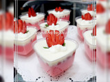 Strawberry soft jelly