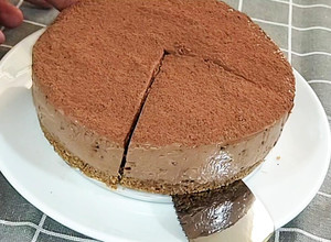 免烤巧克力乳酪蛋糕~只用4種材料 的食譜成品照片