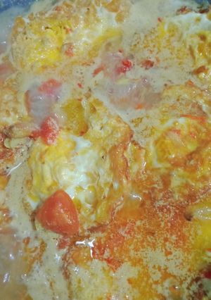Foto resep Telur ceplok kuah tomat untuk si kecil