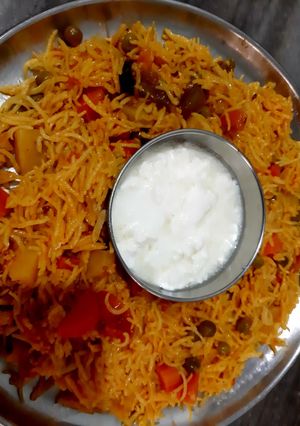 वेजिटेबल तहरी (Vegetable tehri recipe in hindi) रेसिपी मुख्य फोटो