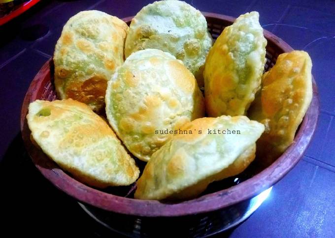 Recipe of Award-winning Koraishutir Kochuri ya Matar ke Poori