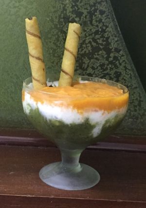 A picture of Trianga dessert.