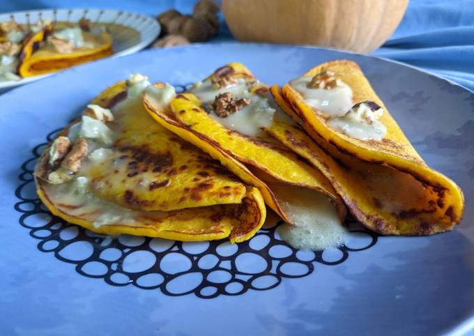 Crepes di ceci con finferli, spinacini e crema di zucca • The Bluebird  Kitchen