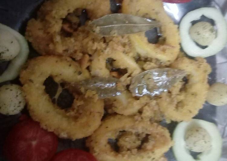 Calamares a la romana con ñoquis y ensalada