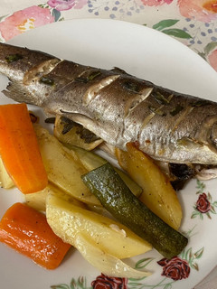Pisztráng zöldségágyon 🐟🍋🥕🧅🥔🥒 recept fotója