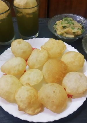 गोलगप्पे (Golgappe recipe in Hindi) रेसिपी मुख्य फोटो