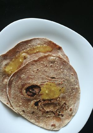 A picture of Ragi millet chapathi.