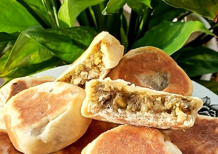 8. Bakpia kacang ijo