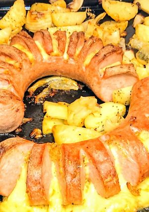 Svéd 🇸🇪 Hagyományos tepsis krinolin "Ugnstekt falukorv" recept fotója
