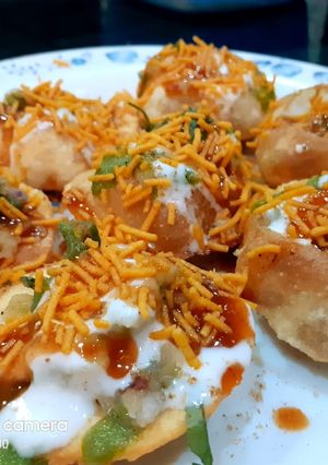 A picture of Dahi puri Chat Bihari eshtyle.