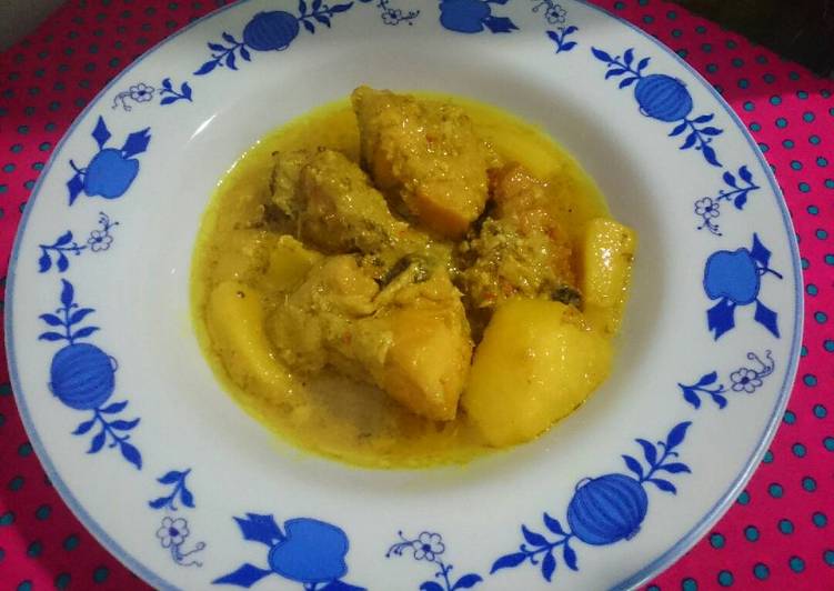 Gulai Ayam Kentang
