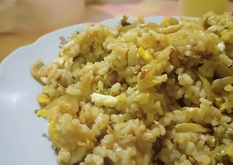 Bagaimana Menyiapkan Nasi goreng jamur tiram yang Enak Banget