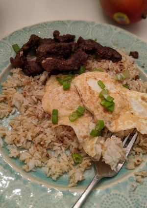 A picture of Tapsilog.