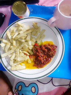 A picture of Fried yam and fish sauce.