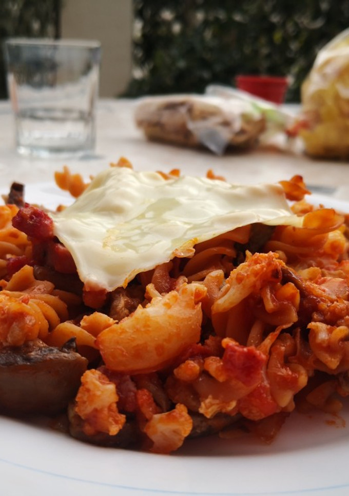 Una foto de Macarrones con estilo