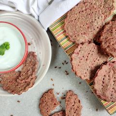 A picture of Multigrain beetroot crackers.
