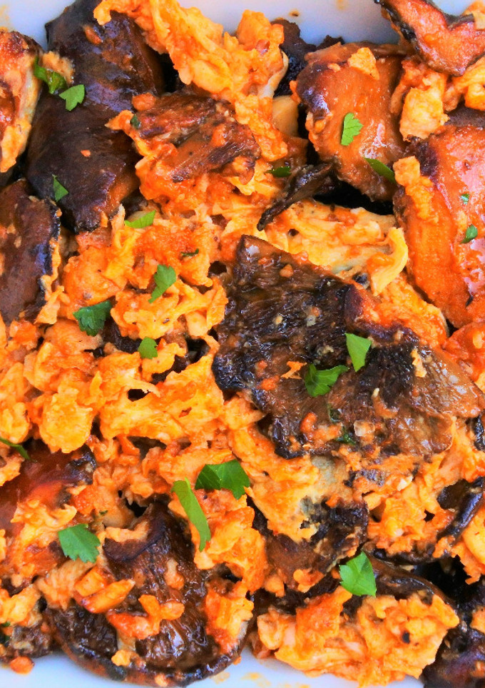 Una foto de Revuelto de setas con sobrasada