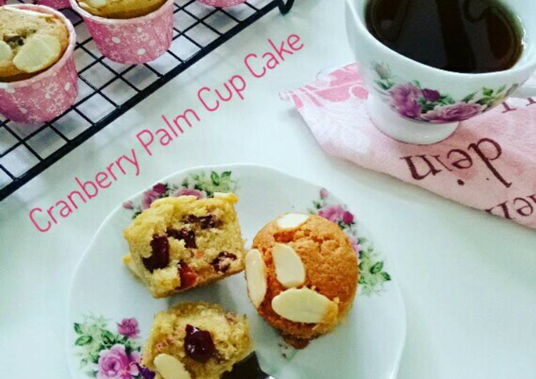 Cranberry Palm Cup Cake