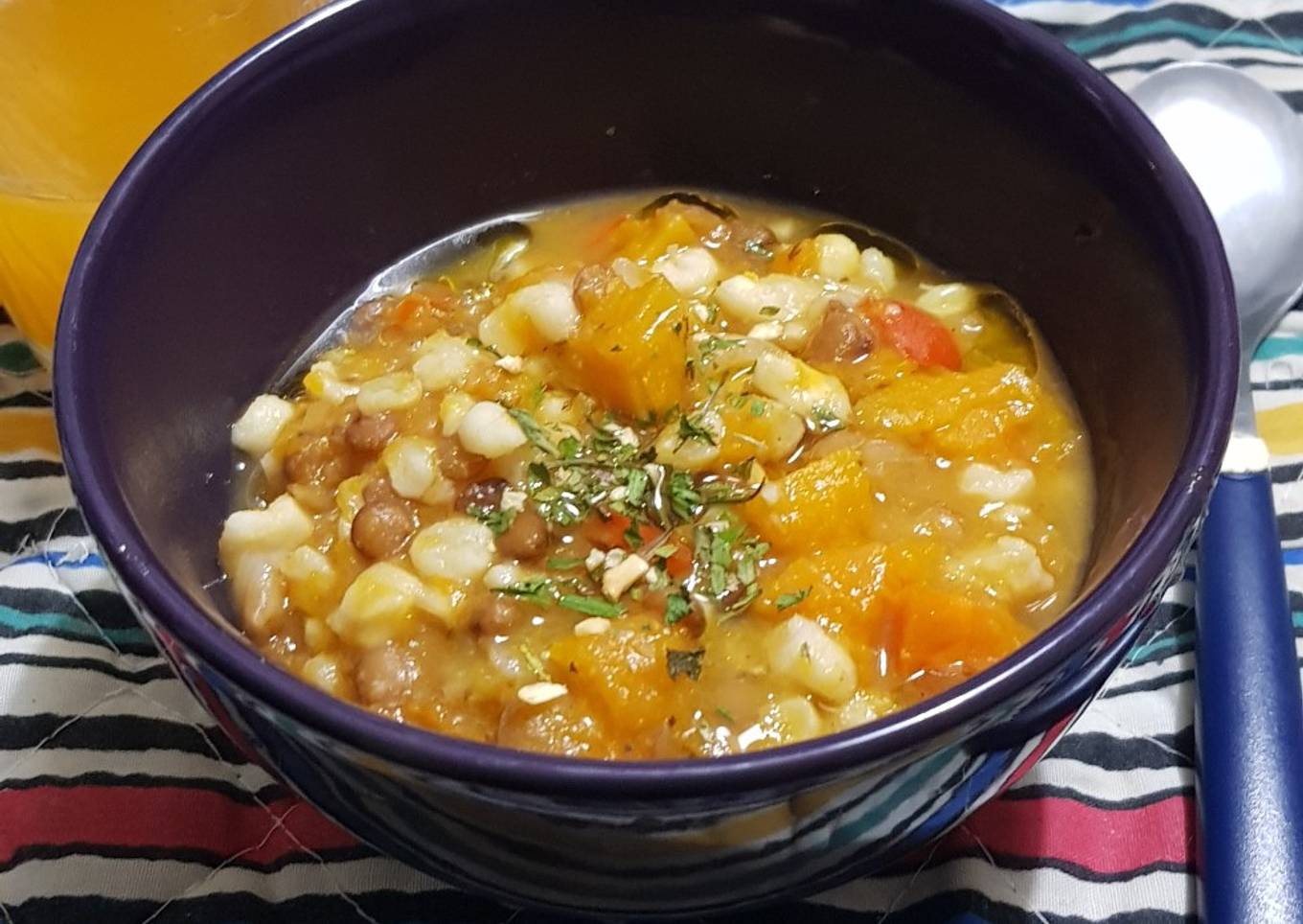 Locro vegano con lentejas