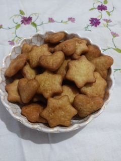 मीठी मठरी (Meethi mathri recipe in hindi) रेसिपी मुख्य फोटो