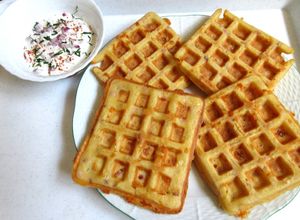 Sonkás-sajtos gofri (Gluténmentes) recept fotója