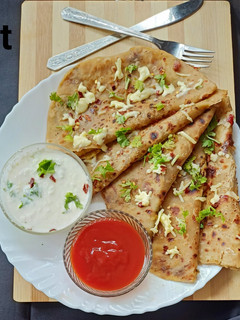আলু চীজ পরোটা (aloo cheese parota recipe in Bengali) রেসিপির প্রধান ছবি