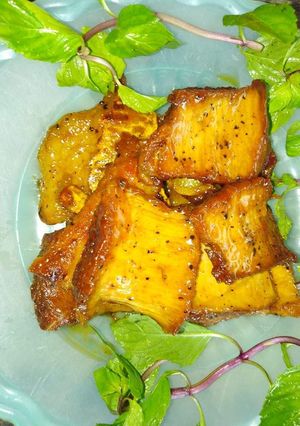Hình của món Ba chỉ chiên mắm.