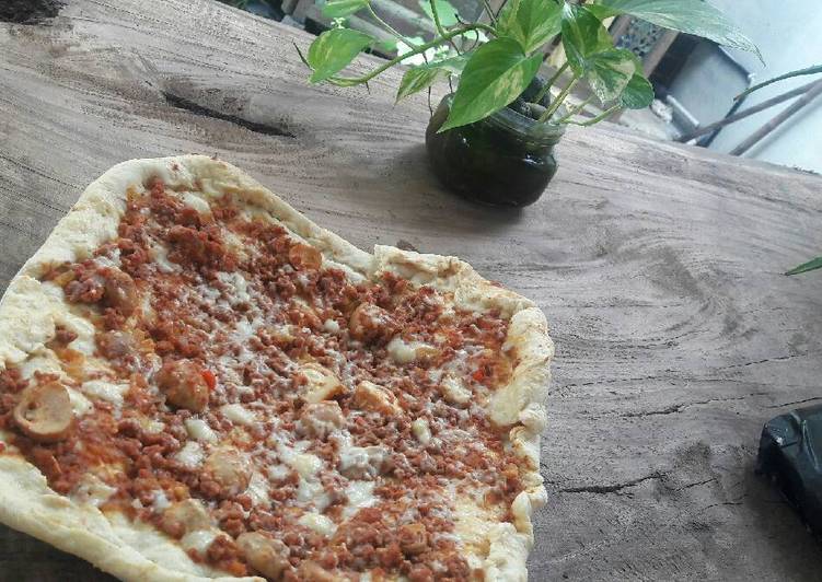 Homemade Pizza 💞👍 (manfaatin mozzarella KW)