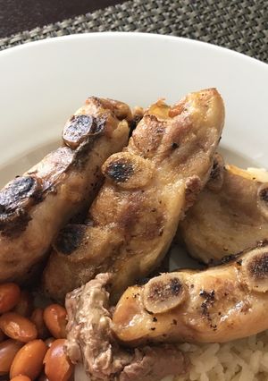 Una foto de Costillas de cerdo en olla de cocción lenta y horno