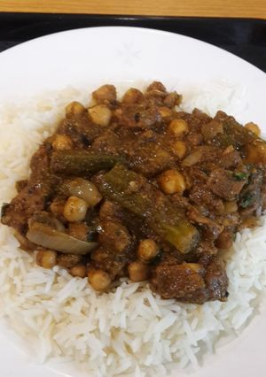 A picture of Spiced Bhindi(Okura) and chickpea Curry(V,GF).