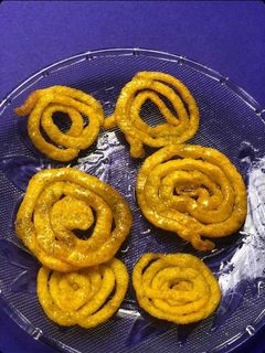 கேசரி ஜிலேபி ரெசிபி (Kesari jelabi recipe in tamil) செய்முறை முக்கிய புகைப்படம்