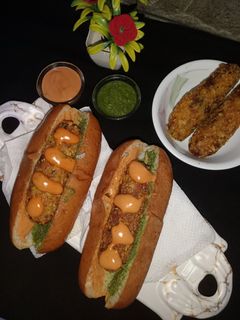वेज हॉट डॉग (Veg Hot Dog ricipe in hindi) रेसिपी मुख्य फोटो