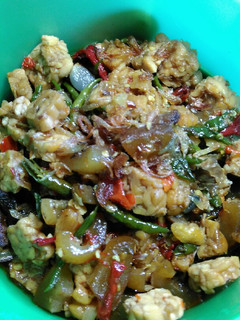Foto resep Oseng kikil, tempe, lombok ijo