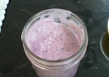 Easiest Way to Recipe Yummy Berry banana smoothie