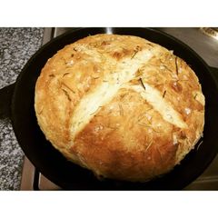 A picture of Vegan skillet bread.