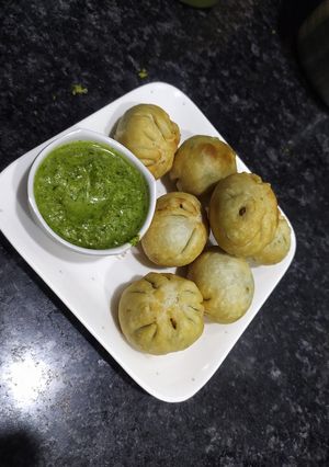 A picture of Gujarati stuffed Lilva kachori.